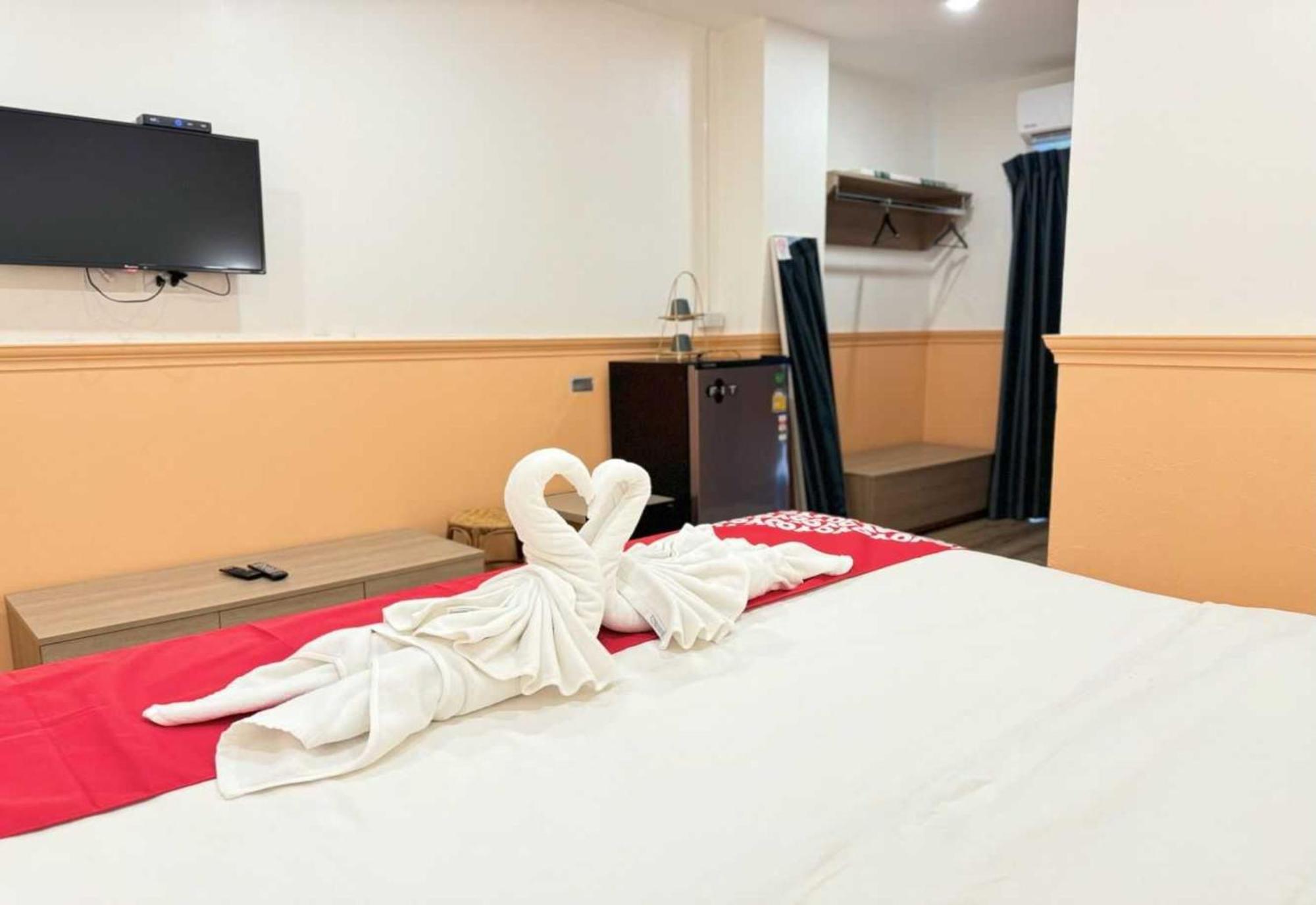 Collection O The Singha Chiangmai Hotel Chiang Mai Exterior photo