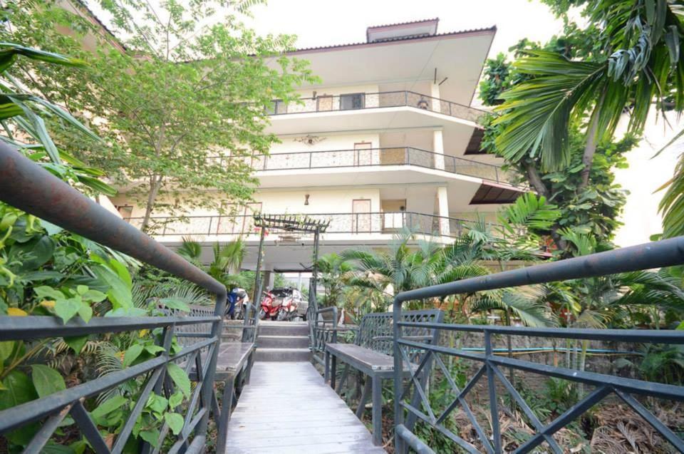 Collection O The Singha Chiangmai Hotel Chiang Mai Exterior photo
